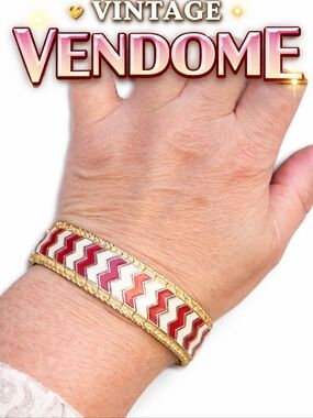 Vintage Vendome Red White Chevron Enamel Gold Tone Bracelet Mod 1960s 70s